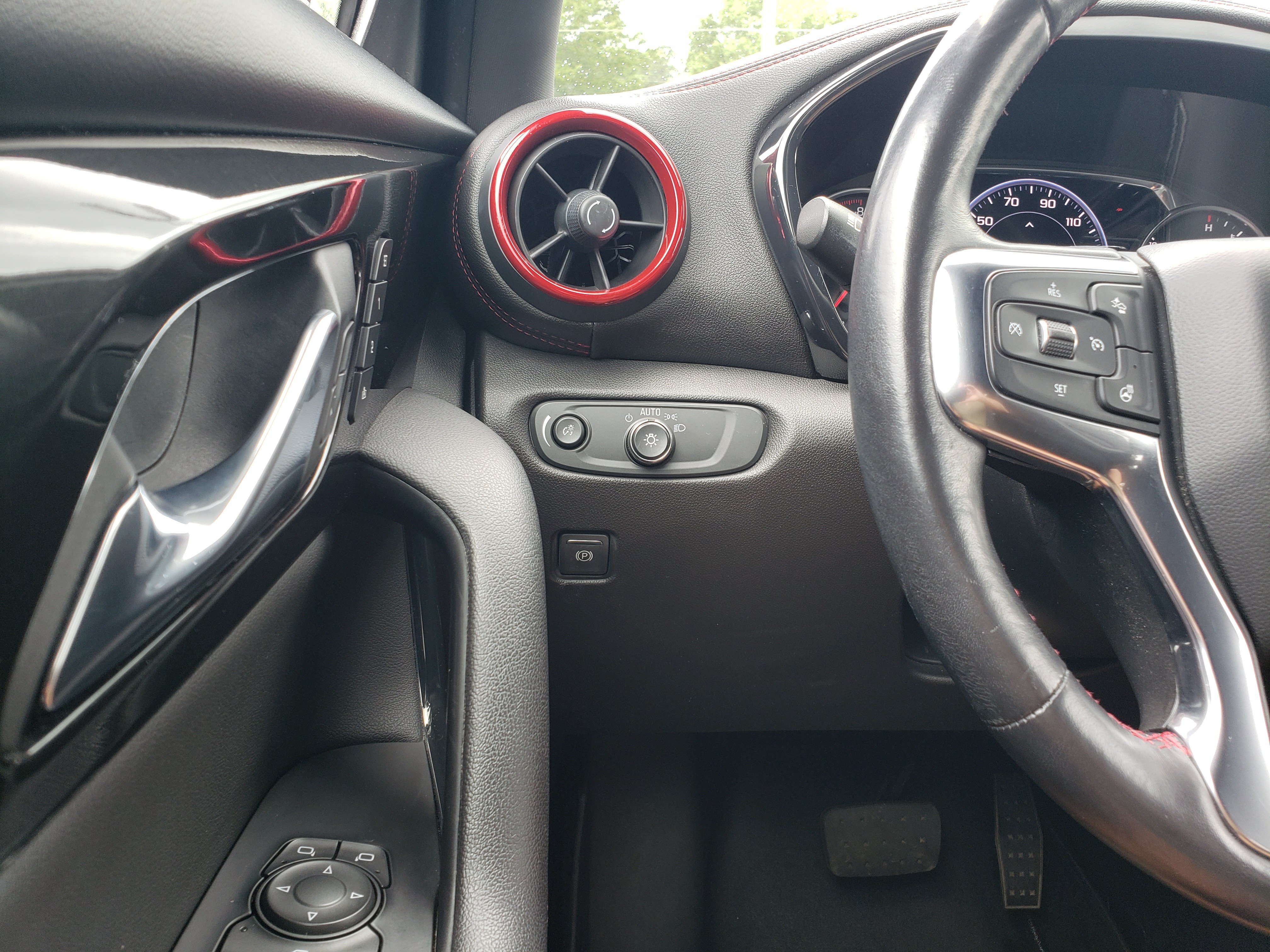 Used 2021 Chevrolet Blazer RS w/ Enhanced Convenience Package FWD image 13