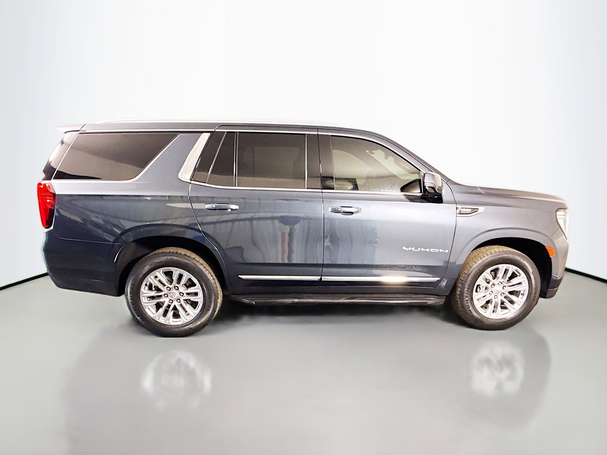 Used 2021 GMC Yukon SLT w/ SLT Luxury Package image 11