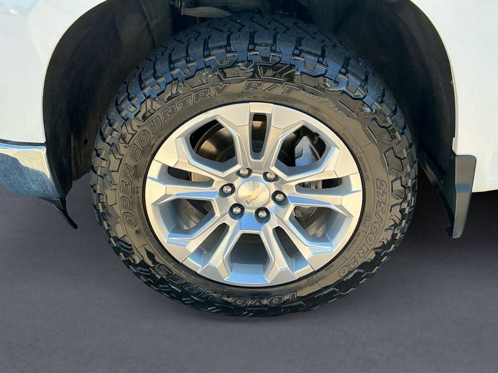 Used 2023 Chevrolet Silverado 1500 LTZ w/ LTZ Premium Package AWD/4WD image 9