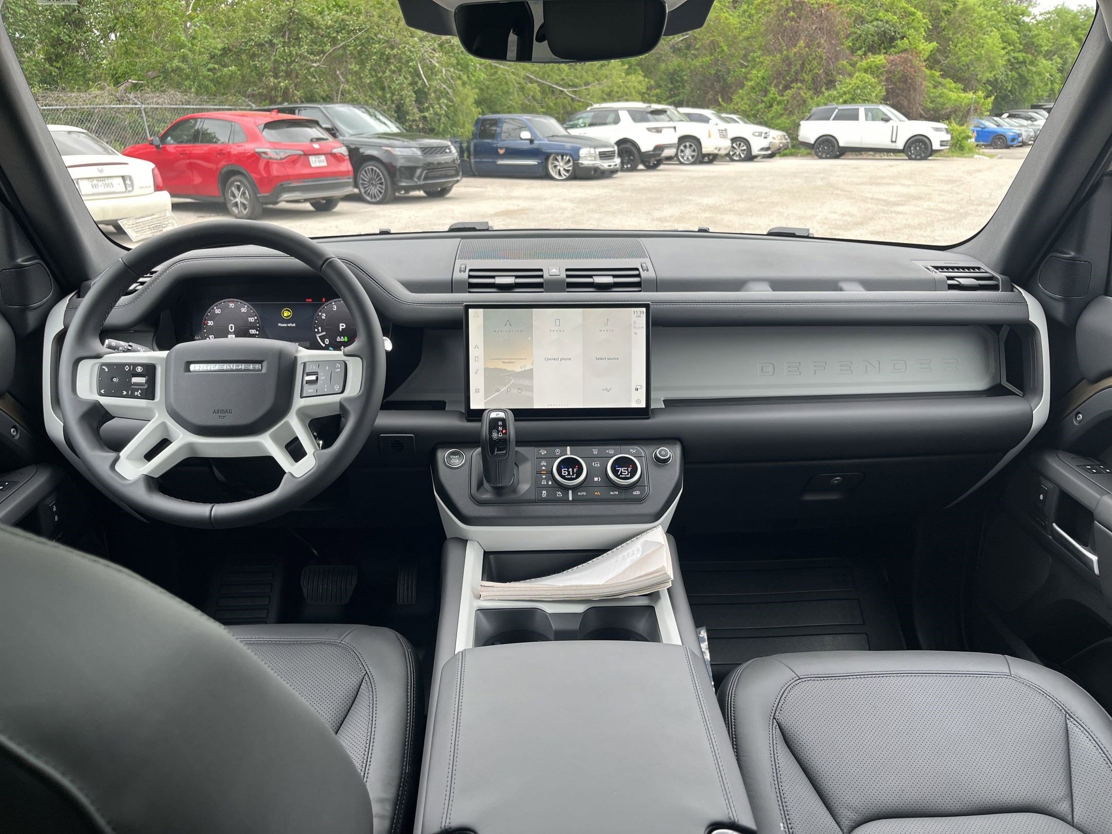 Used 2025 Land Rover Defender 110 S image 14