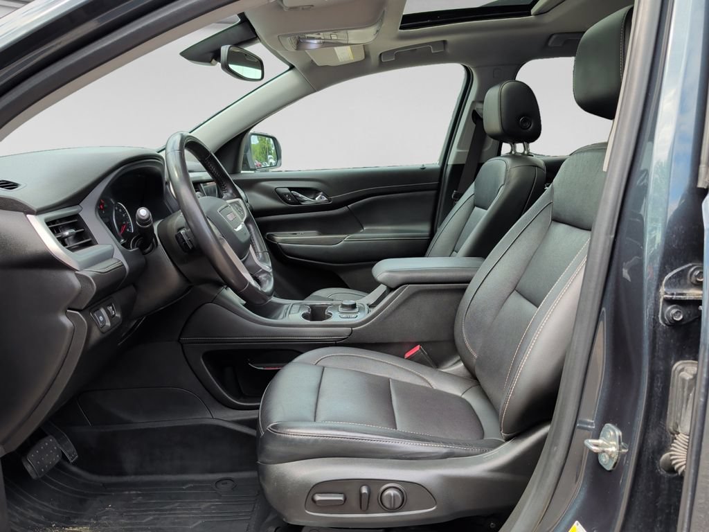 Used 2020 GMC Acadia SLT w/ LPO, Floor Liner Package AWD/4WD image 16