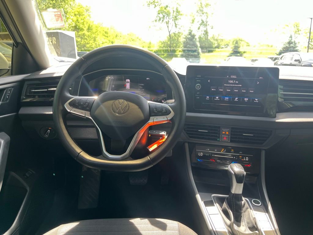 Used 2025 Volkswagen Jetta S FWD image 19