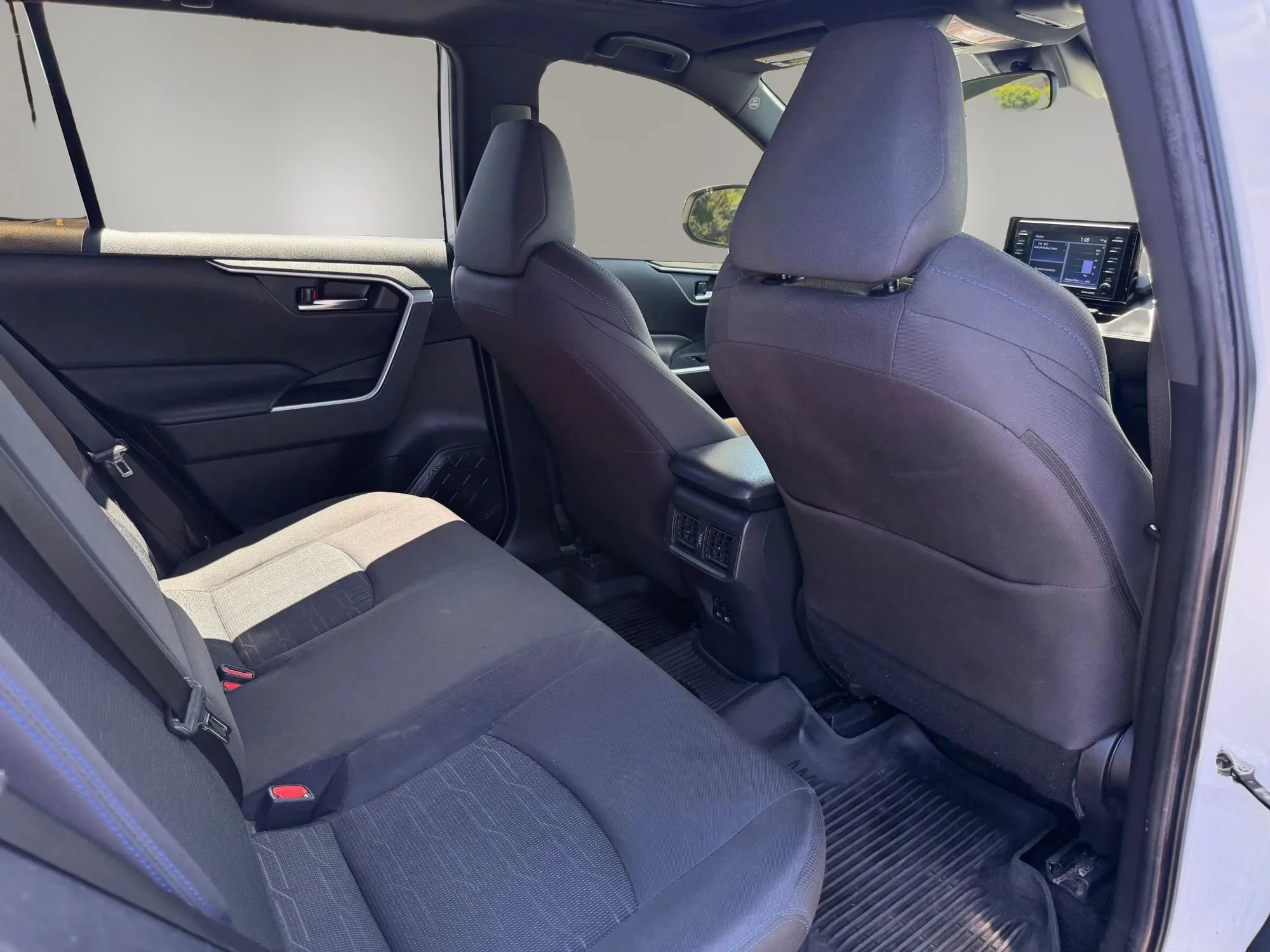 Used 2022 Toyota RAV4 SE w/ Convenience Package AWD/4WD image 37