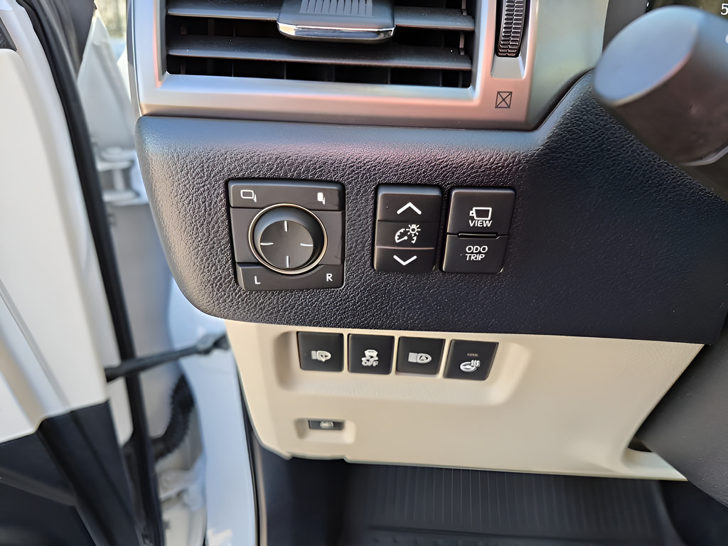 Used 2023 Lexus GX 460 Luxury w/ Sport Design Package AWD/4WD image 39