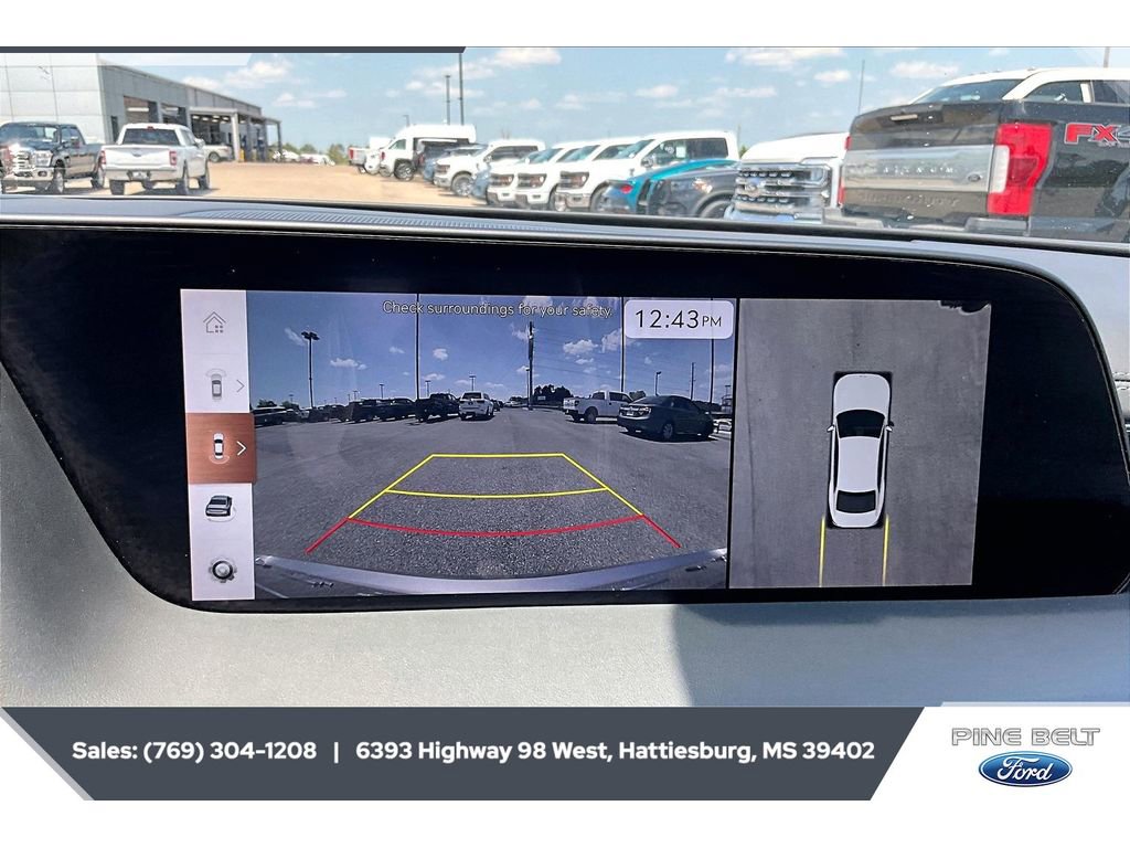 Used 2023 Genesis G90 3.5T AWD/4WD image 15