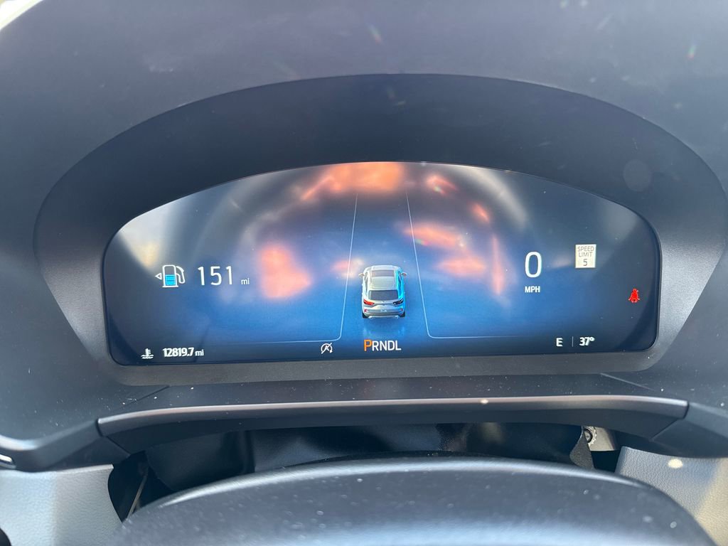 Used 2025 Ford Escape Platinum w/ Premium Technology Package image 2