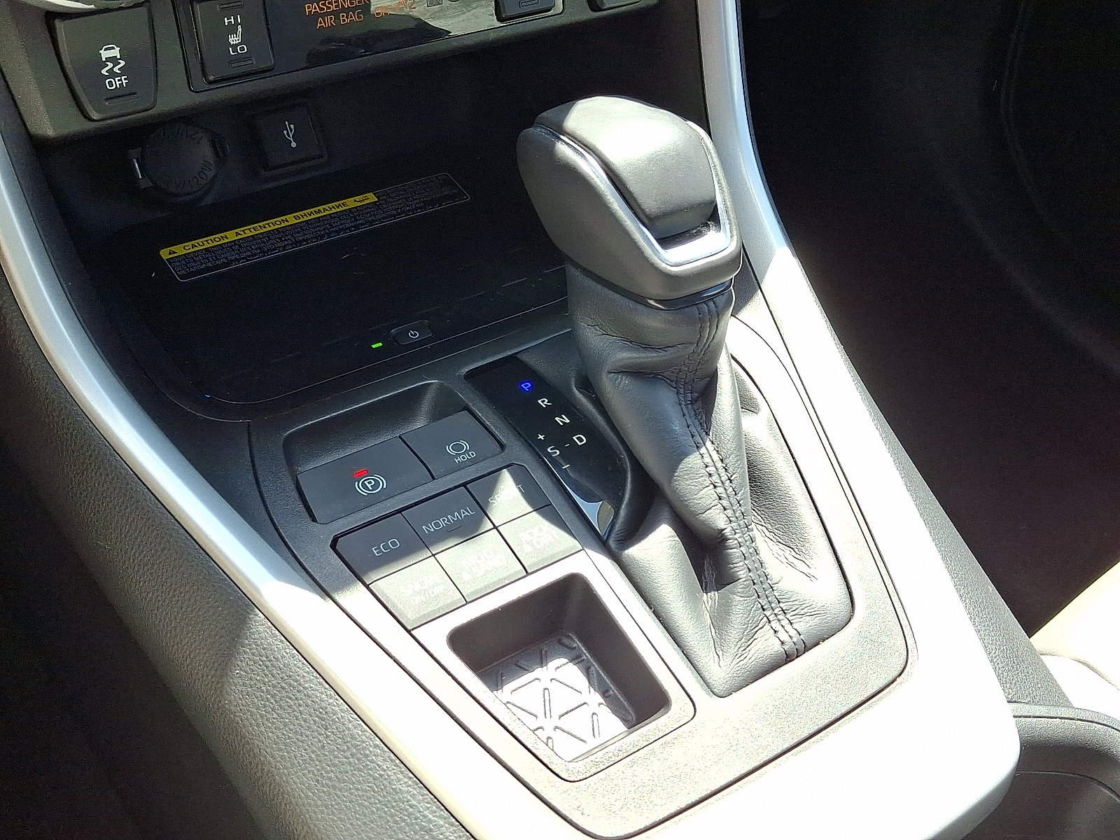 Certified 2021 Toyota RAV4 XLE Premium image 17