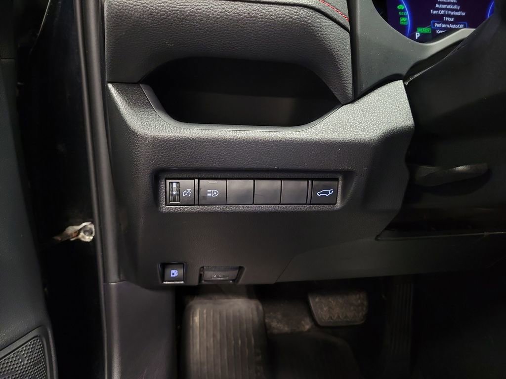 Used 2021 Toyota RAV4 SE image 21