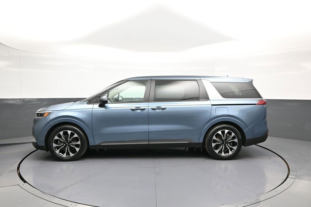 Used 2024 Kia Carnival EX FWD image 9