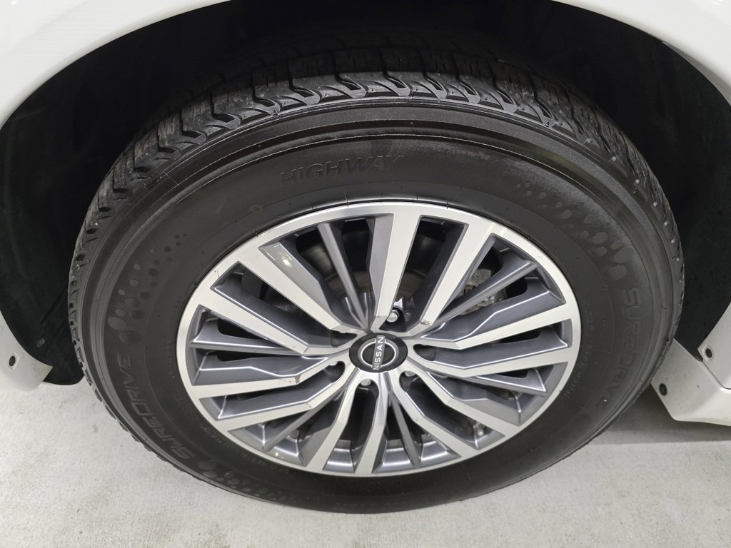 Used 2023 Nissan Armada SL w/ Captain's Chairs Package image 10