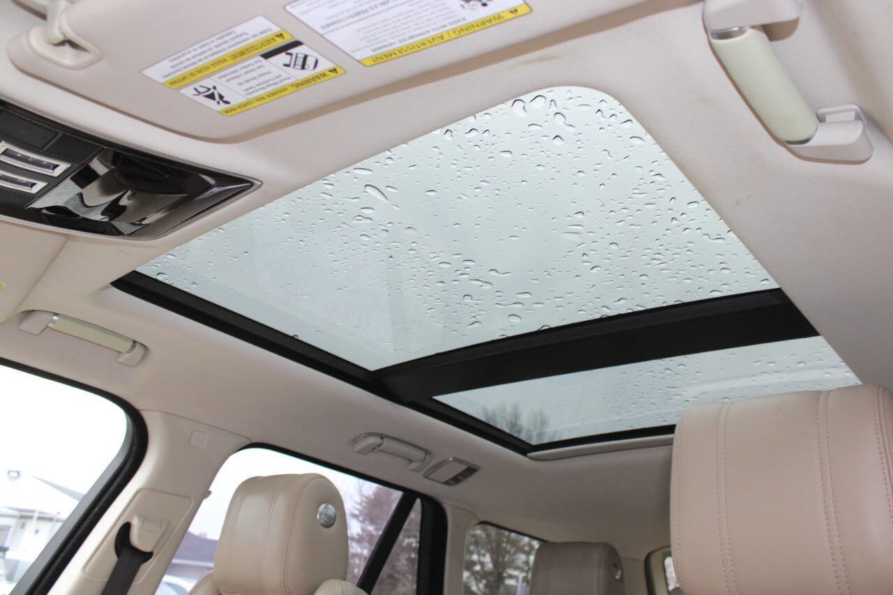 Used 2016 Land Rover Range Rover HSE image 19