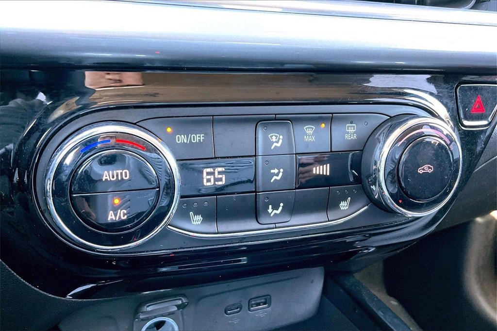 Certified 2024 Chevrolet Trax LT w/ Driver Confidence Package image 24