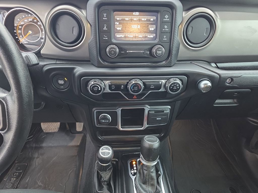 Used 2020 Jeep Gladiator Sport image 26