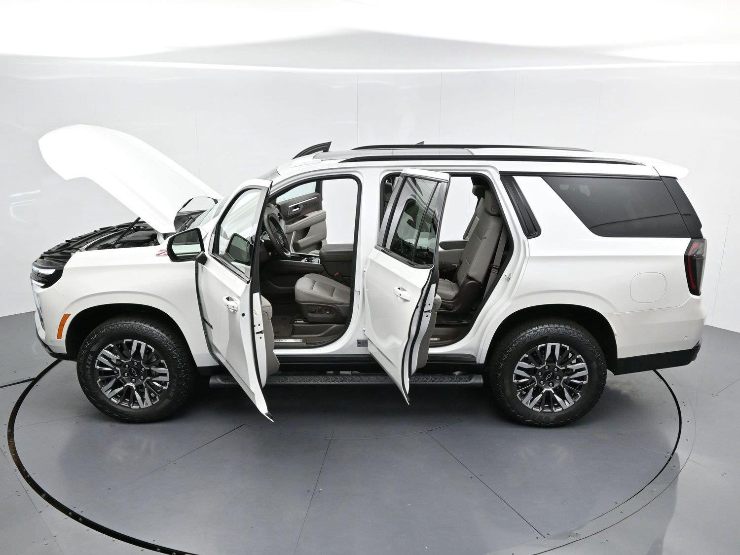 Used 2025 Chevrolet Tahoe Z71 w/ Z71 Off-Road Package AWD/4WD image 39