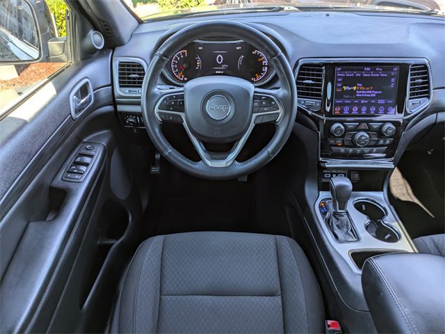 Used 2019 Jeep Grand Cherokee Laredo w/ 18" Wheel & 8.4" Radio Group image 13