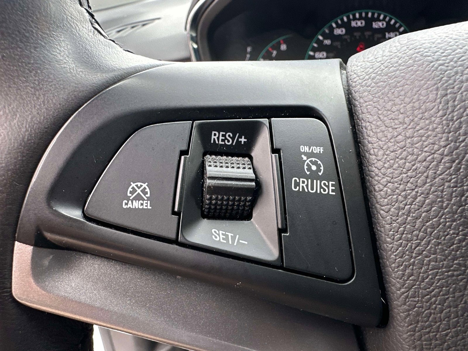 Used 2020 Chevrolet Trax LT w/ LT Convenience Package image 17