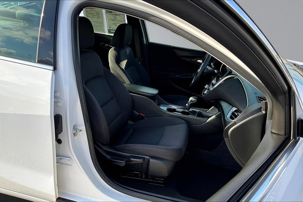 Used 2024 Chevrolet Malibu LT FWD image 30