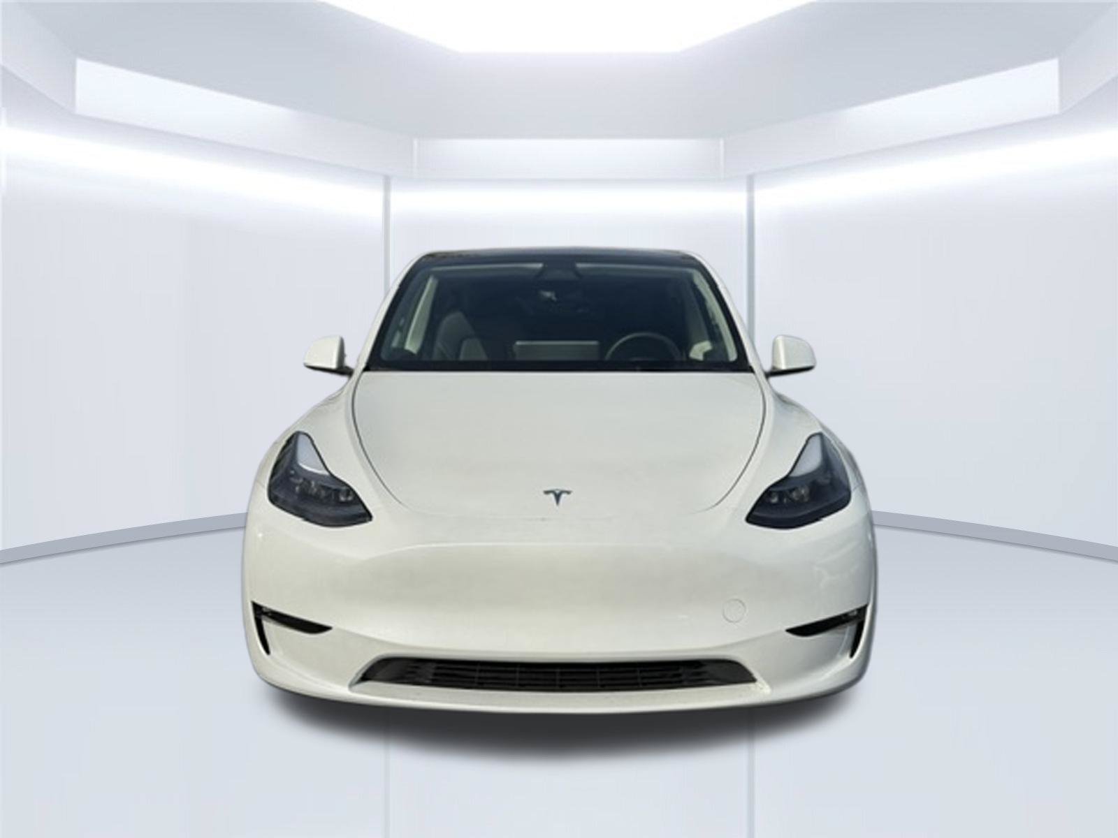 Used 2024 Tesla Model Y Long Range AWD/4WD image 2