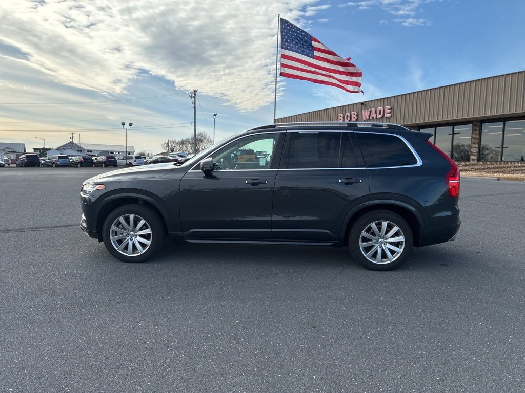 Used 2017 Volvo XC90 T6 Momentum w/ Vision Package image 9