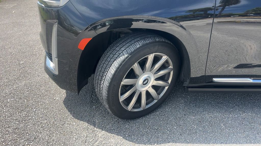 Used 2024 Cadillac Escalade ESV Premium Luxury Platinum image 17