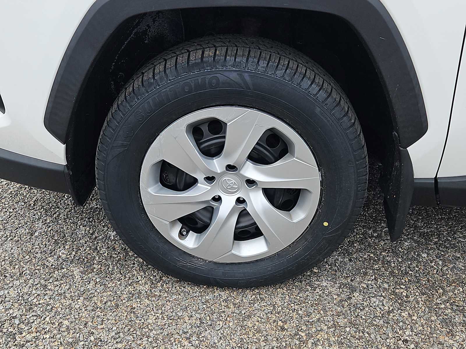 Used 2019 Toyota RAV4 LE w/ Carpet Mat Package AWD/4WD image 7