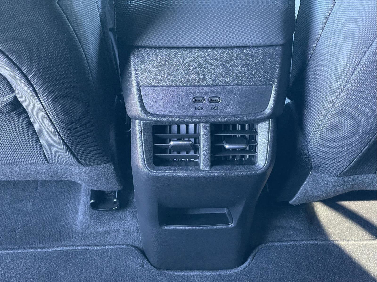 Used 2026 Chevrolet Equinox LT w/ Midnight Edition image 17