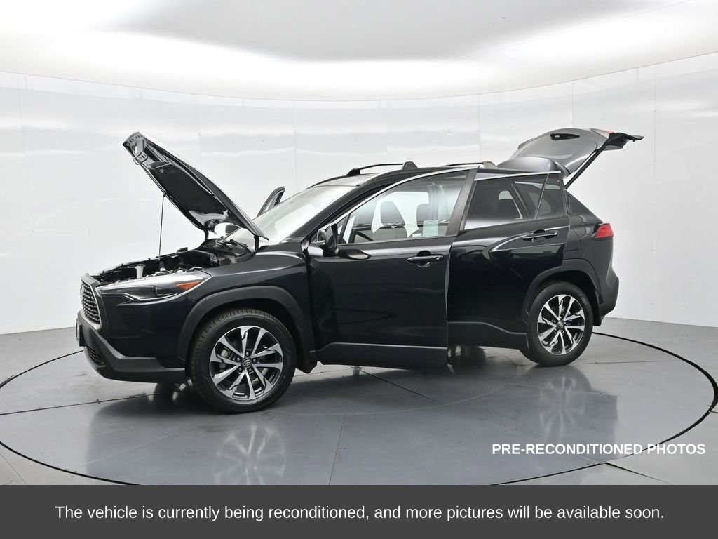 Used 2023 Toyota Corolla Cross XLE image 41