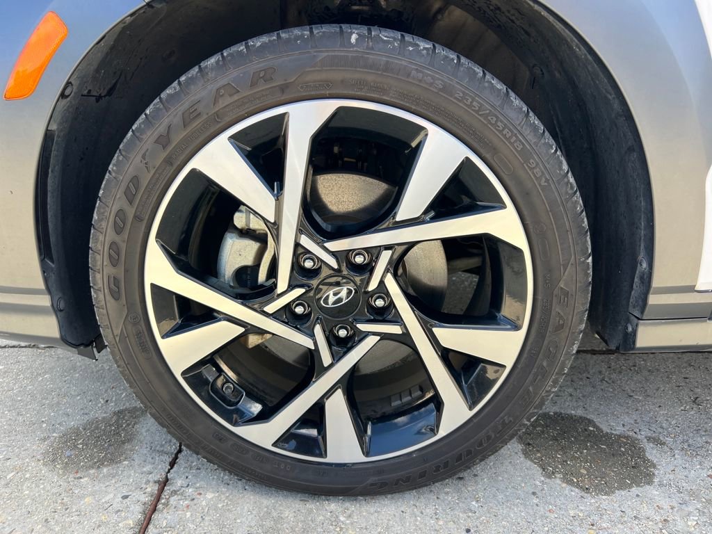 Used 2023 Hyundai Kona Limited image 29