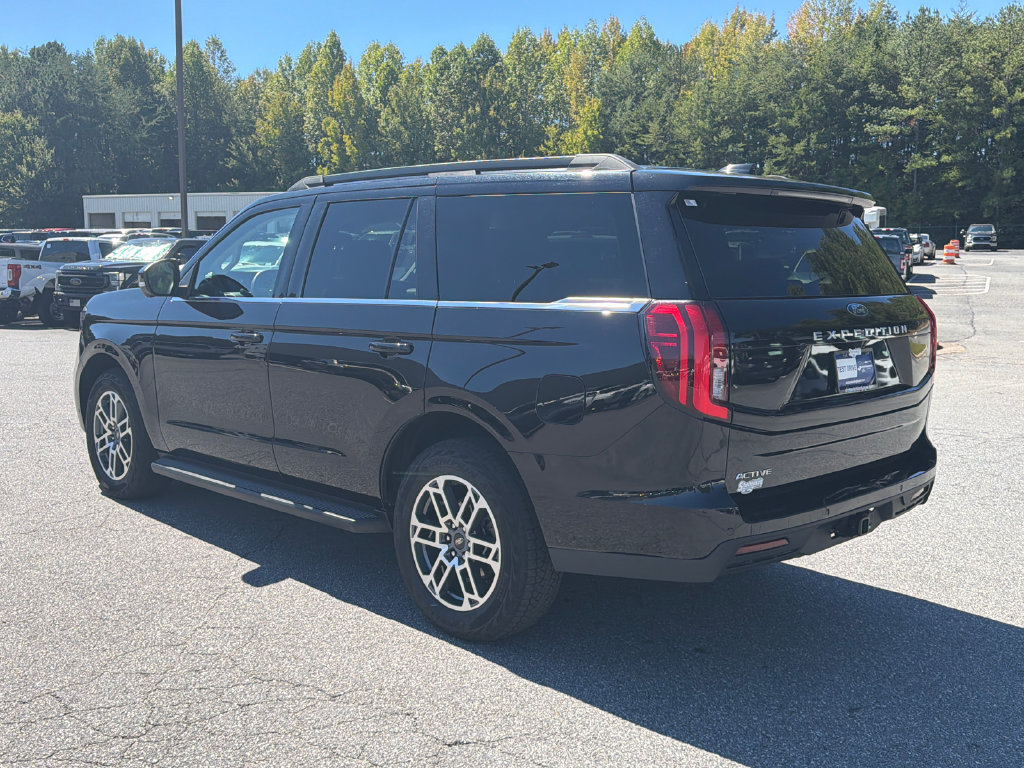 Used 2025 Ford Expedition Active AWD/4WD image 5