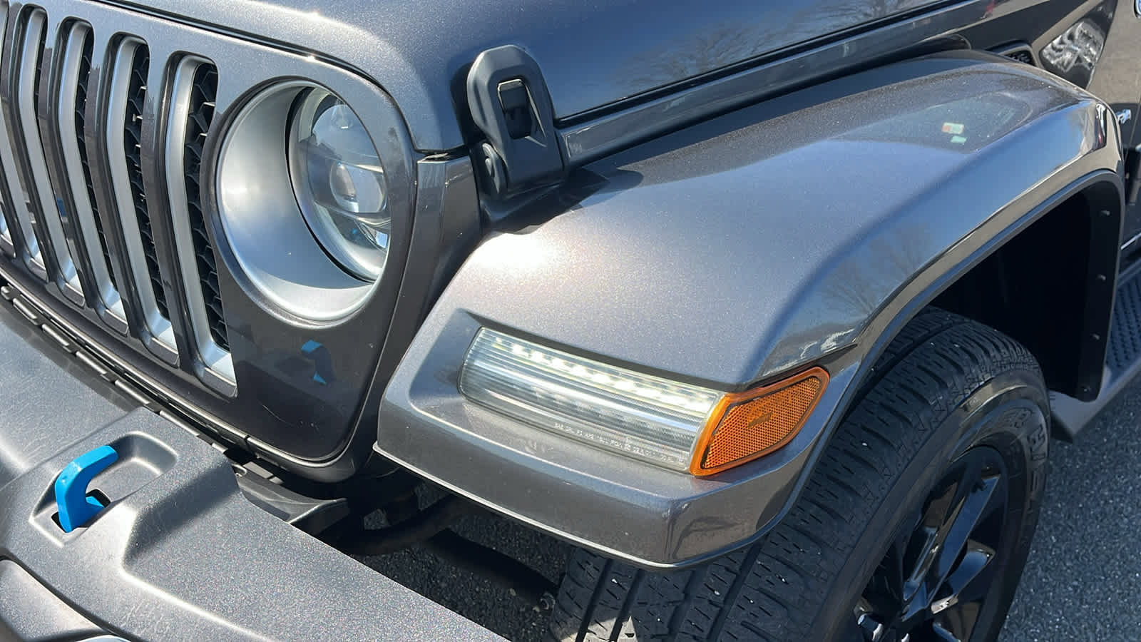 Used 2023 Jeep Wrangler Sahara w/ Cold Weather Group image 8