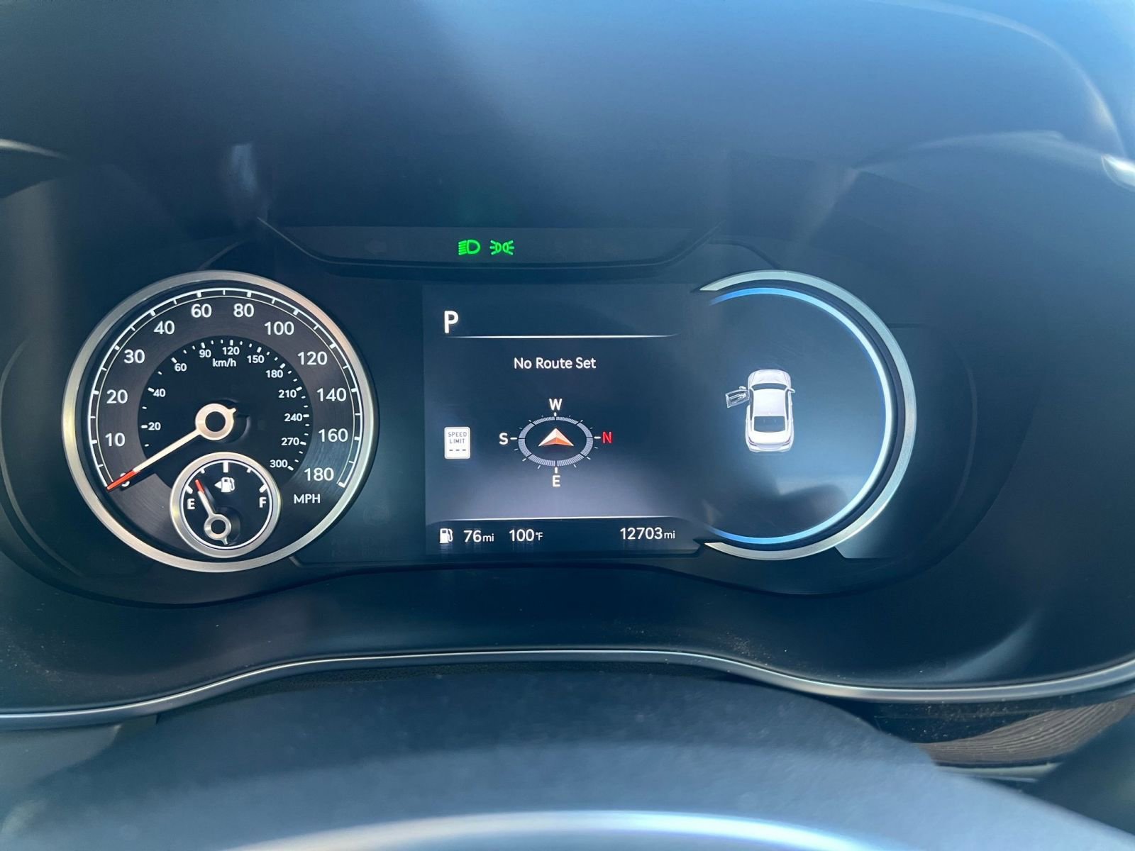 Used 2025 Genesis G70 2.5T image 40