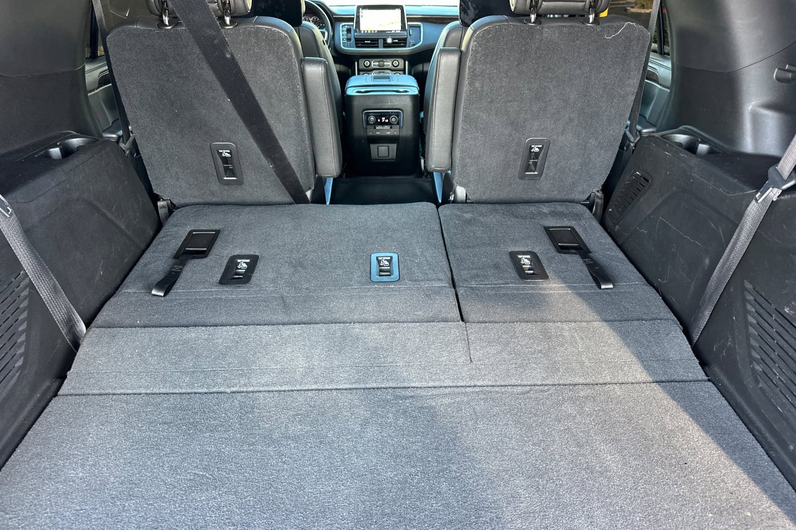 Used 2021 Chevrolet Tahoe Z71 w/ Rear Media and Nav Package image 17