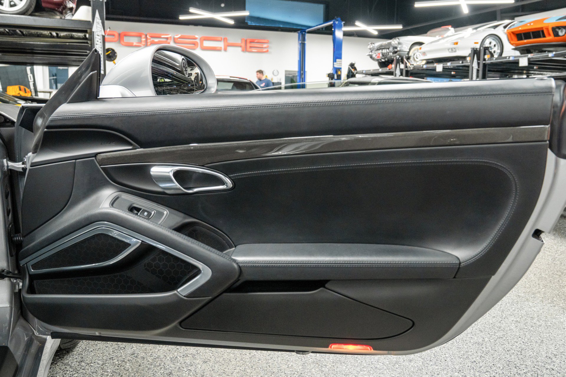 Used 2016 Porsche 911 Turbo S image 37