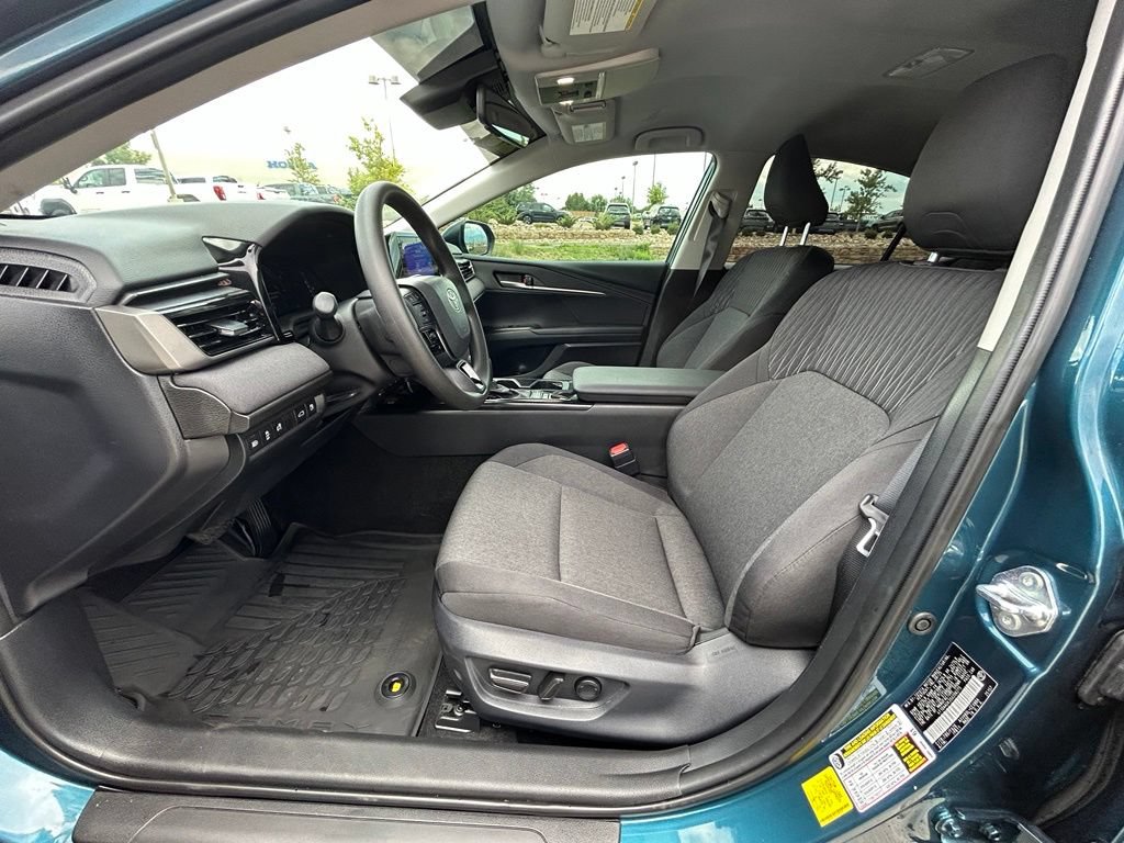 Used 2025 Toyota Camry LE w/ Convenience Package FWD image 12