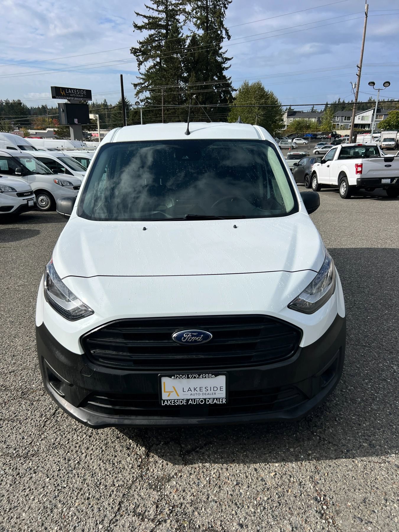 Used 2022 Ford Transit Connect XL image 2