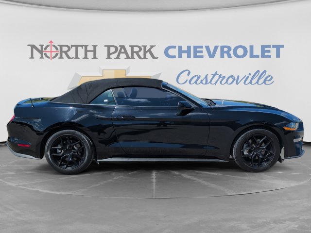 Used 2022 Ford Mustang Premium RWD image 2