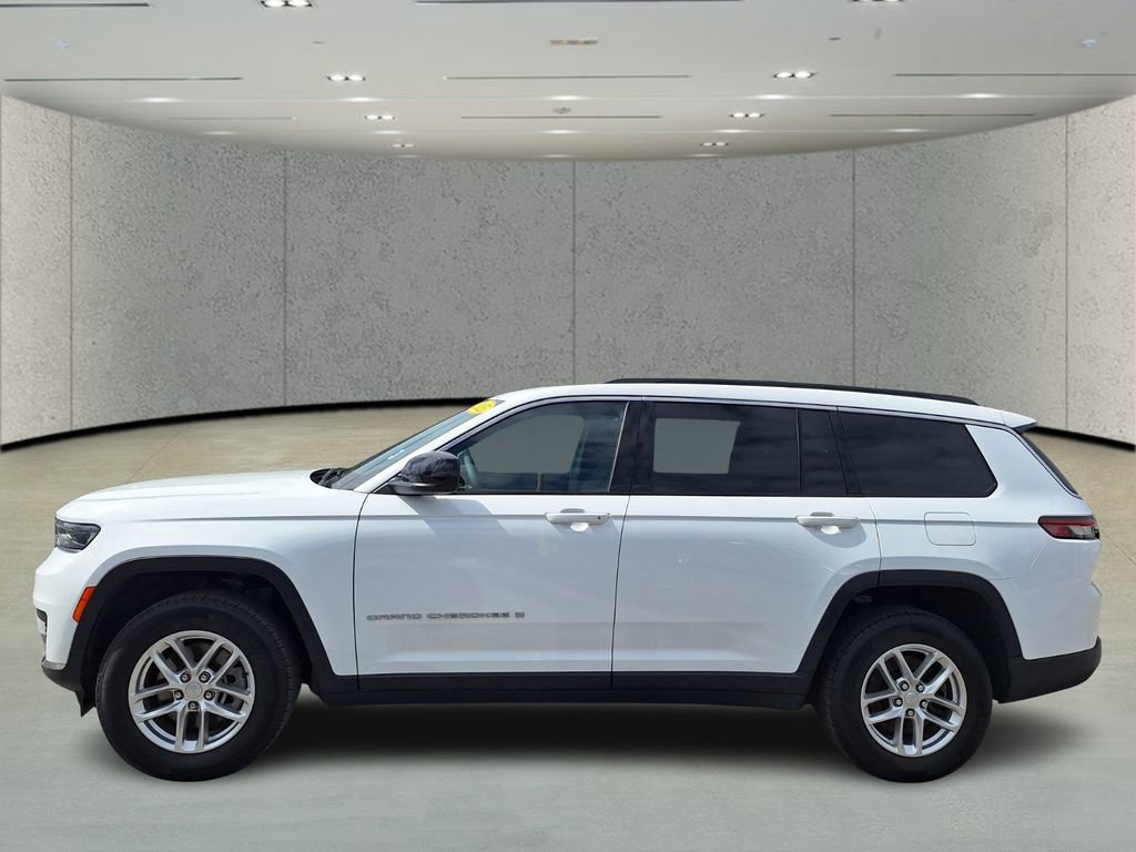 Used 2025 Jeep Grand Cherokee L Laredo image 2