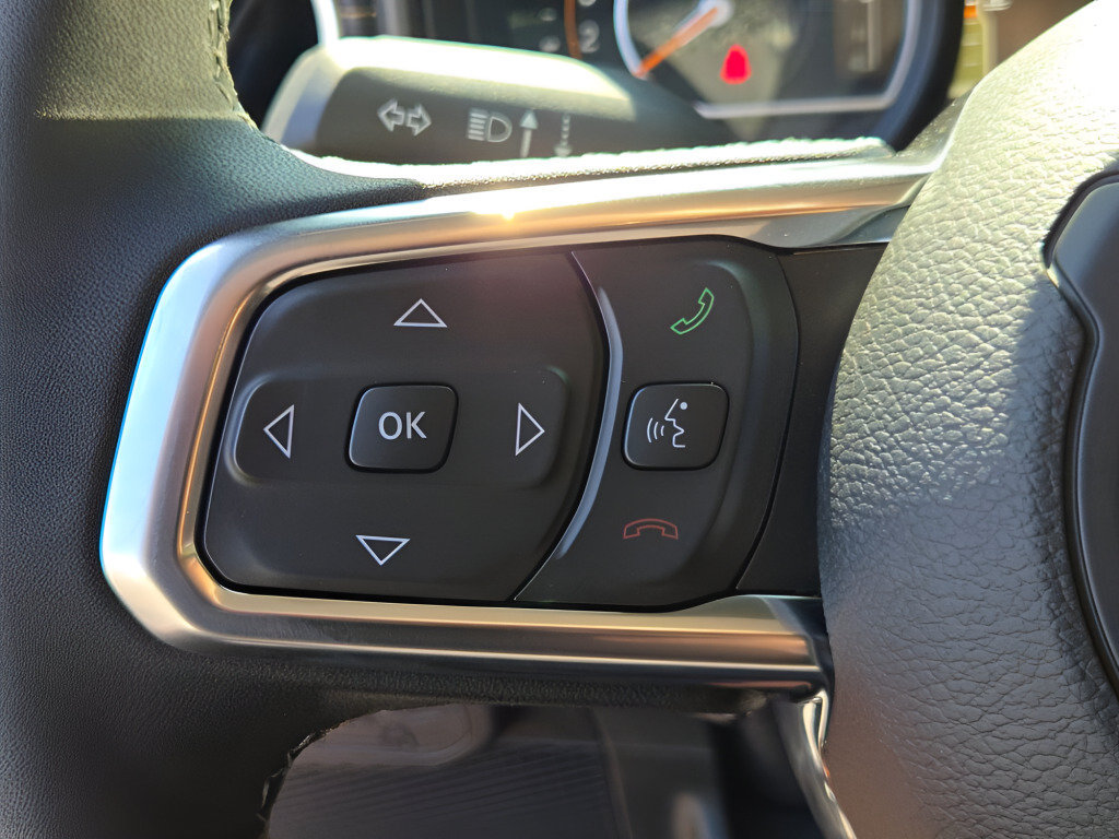 New 2026 Jeep Wrangler Unlimited Sahara AWD/4WD image 32