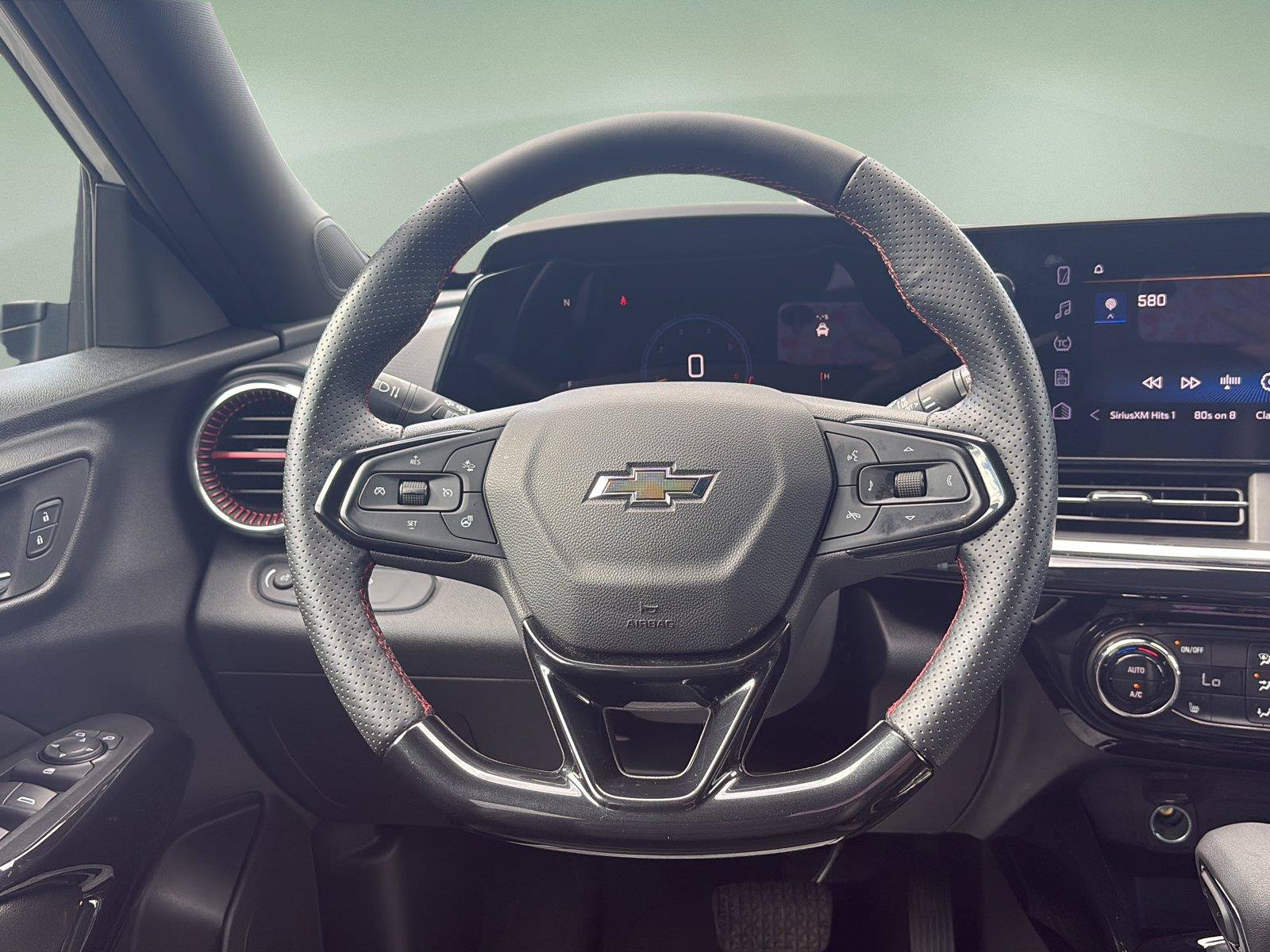 Used 2025 Chevrolet Trax RS FWD image 11