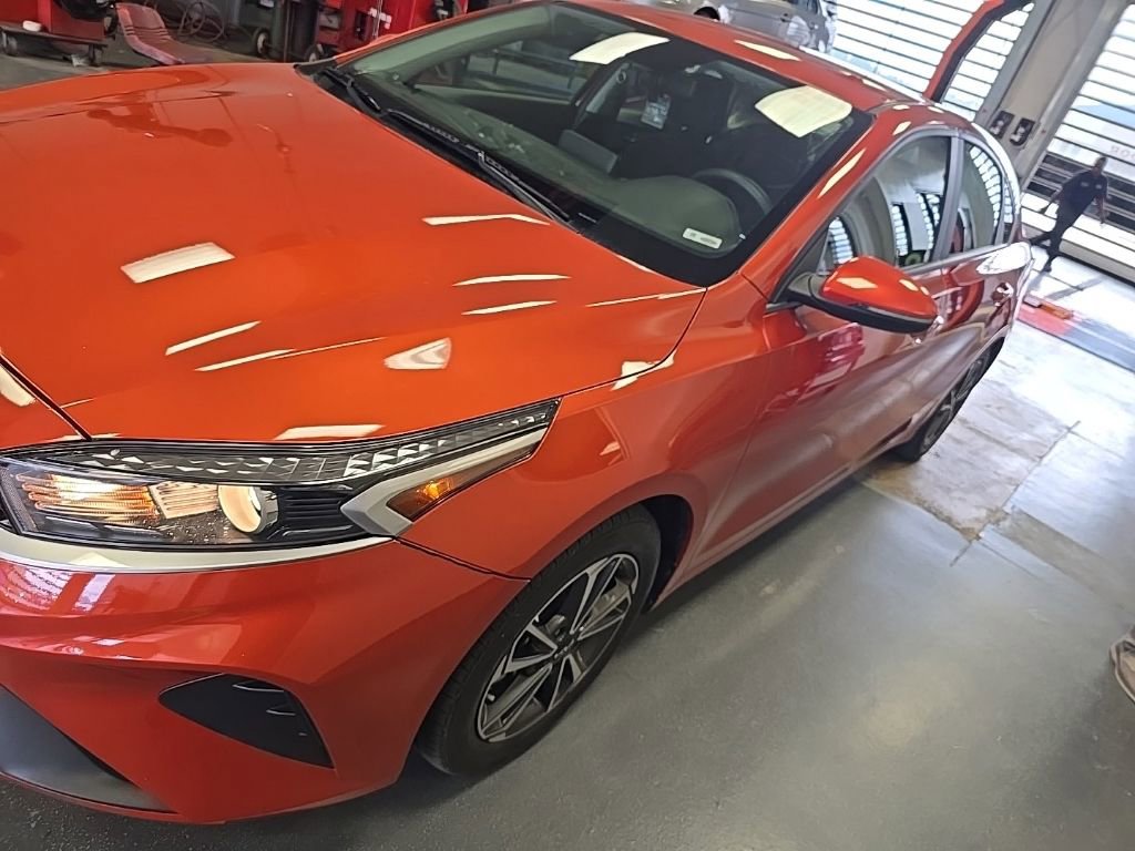 Used 2023 Kia Forte LXS w/ LXS Technology Package FWD image 4