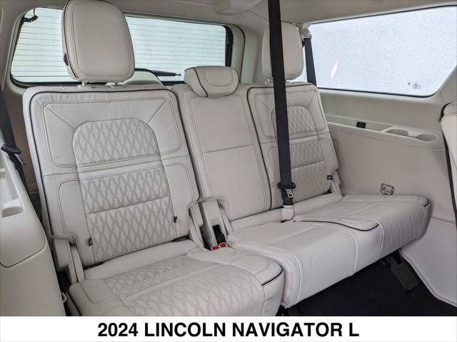 Used 2024 Lincoln Navigator L Black Label AWD/4WD image 31