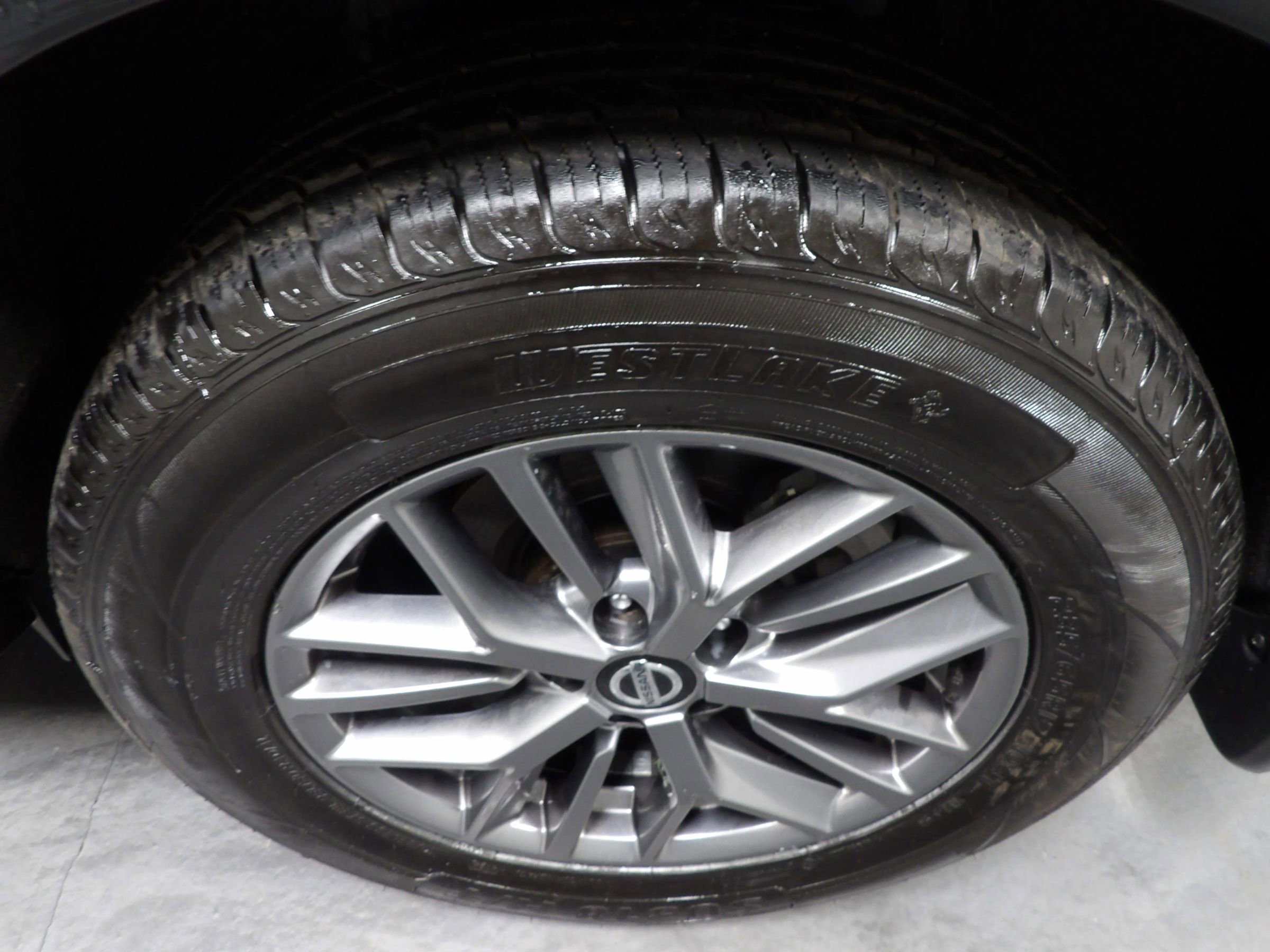 Used 2021 Nissan Rogue S AWD/4WD image 25