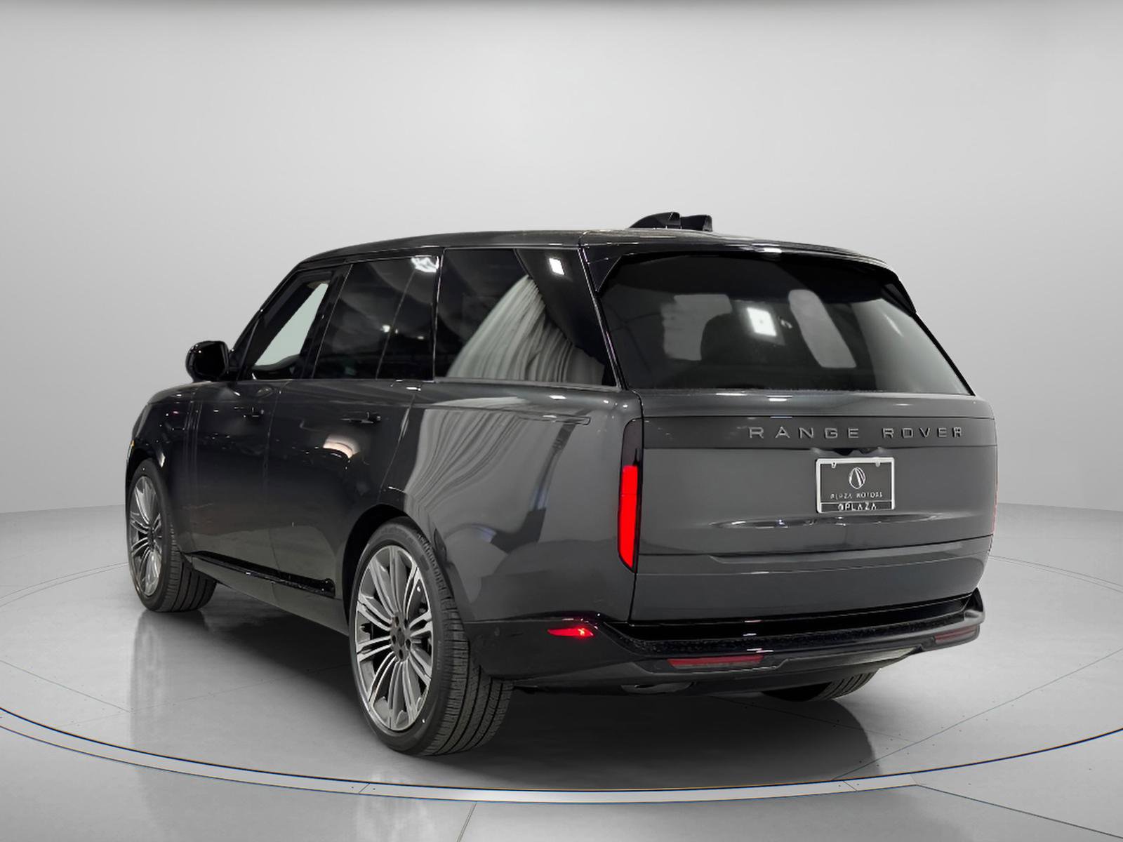 New 2026 Land Rover Range Rover SE image 3