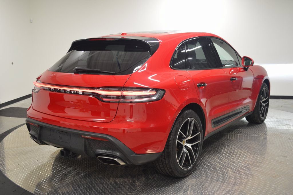Certified 2025 Porsche Macan AWD/4WD image 7