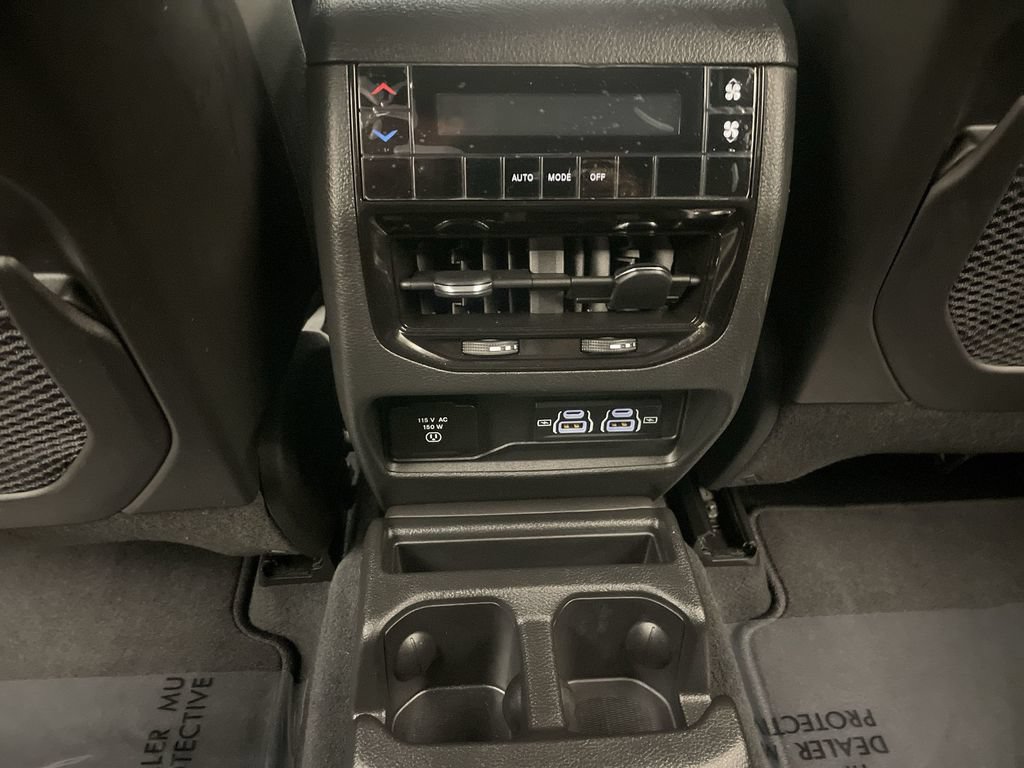 Used 2023 Jeep Grand Cherokee L Laredo w/ Luxury Tech Group I AWD/4WD image 14