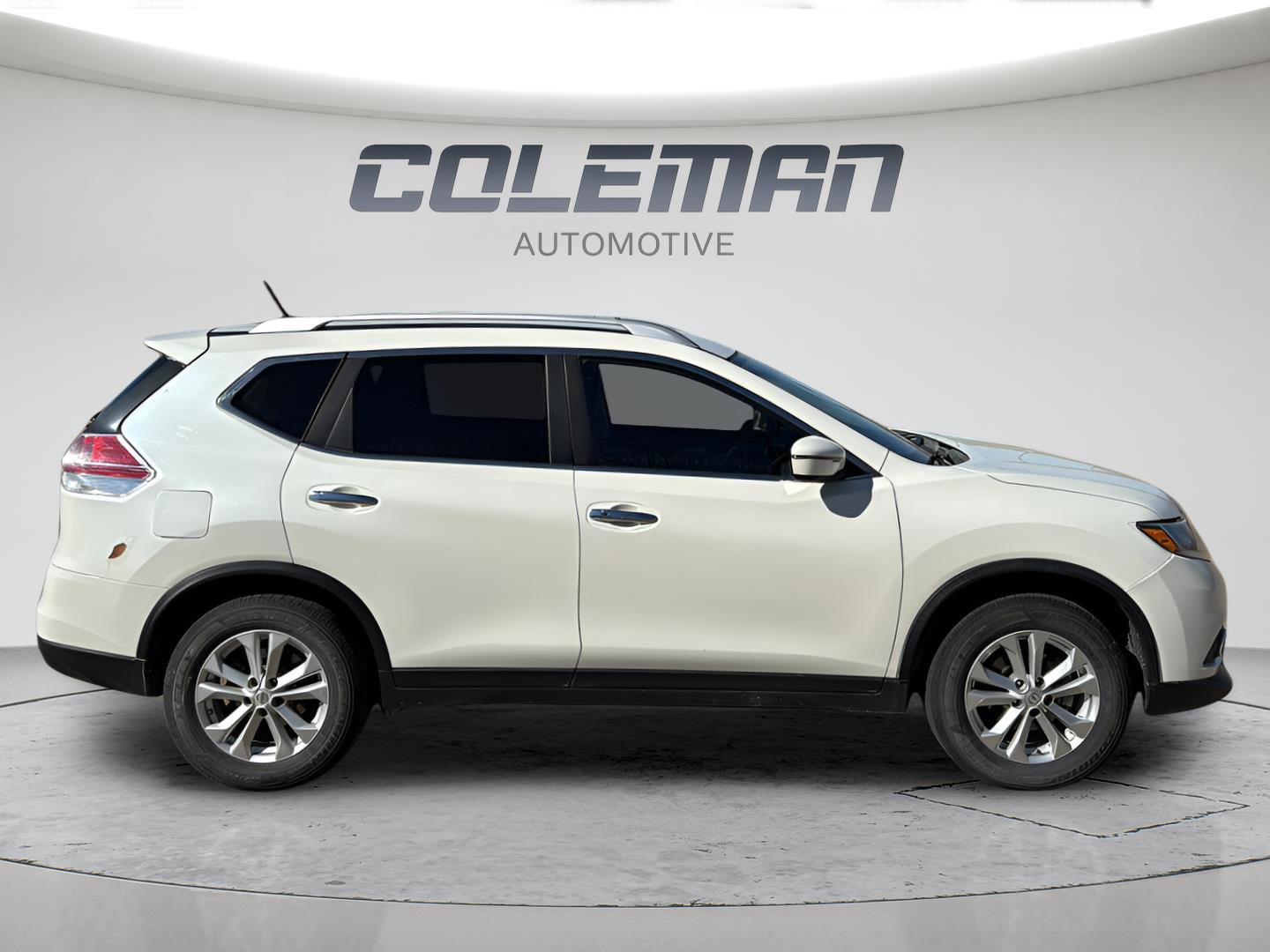 Used 2016 Nissan Rogue SV image 6