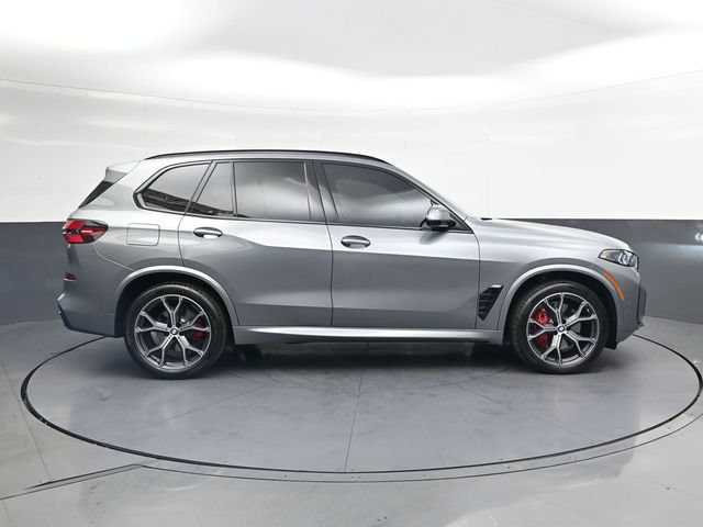 Used 2026 BMW X5 xDrive40i w/ M Sport Package AWD/4WD image 3