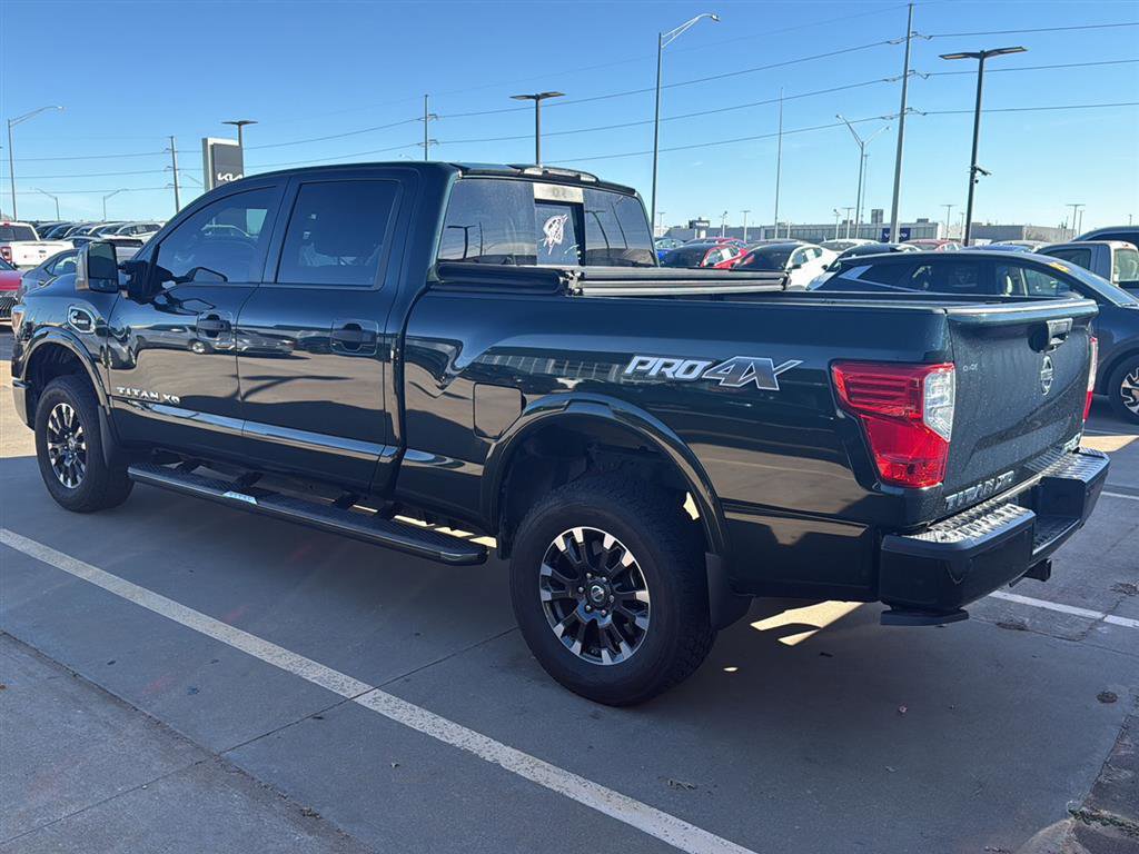 Used 2019 Nissan Titan PRO-4X w/ Pro-4x Convenience Package image 11