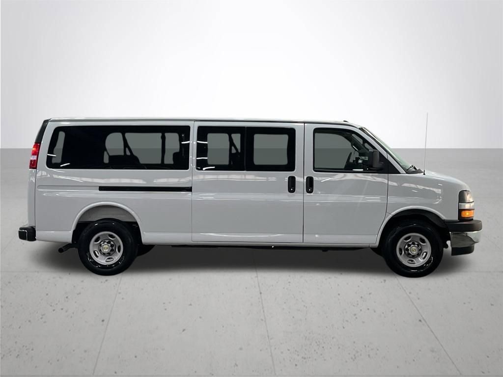 Used 2025 Chevrolet Express 3500 LT w/ LT Preferred Equipment Group RWD image 9