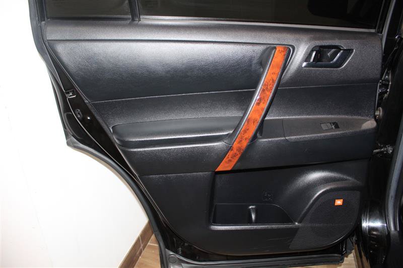 Used 2012 Toyota Highlander Limited w/ Tow Pkg AWD/4WD image 32